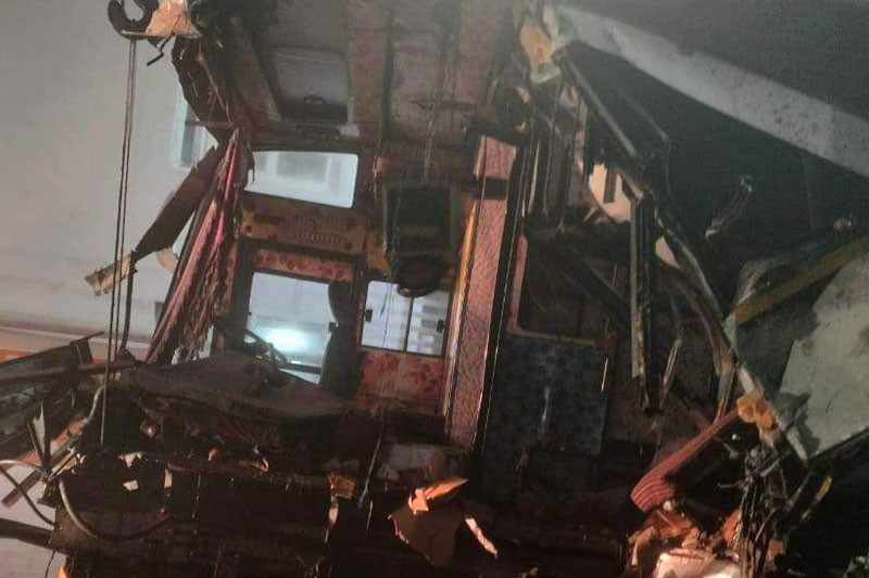 गुजरातबाट नेपाल आइरहेको बस भारतकाे लखनउमा दुर्घटना, १४ नेपालीकाे मृत्यु