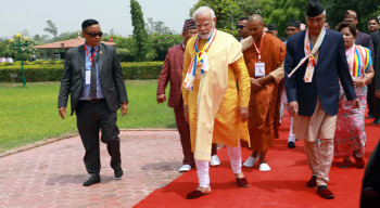 भारतीय प्रधानमन्त्री माेदी लुम्बिनीमा (फाेटाेफिचर)
